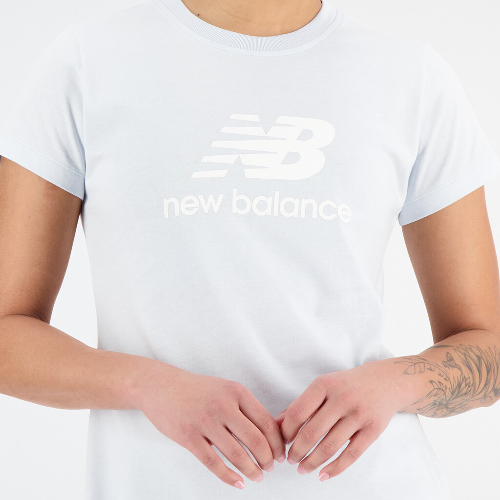 New Balance - W Essentials Stacked Logo T-Shirt - ice blue