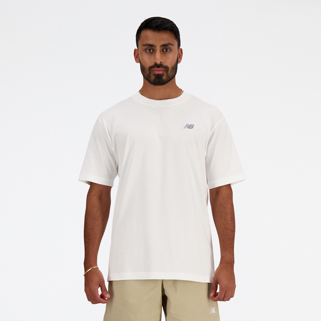 New Balance - Sport Essentials Small Logo T-Shirt - white