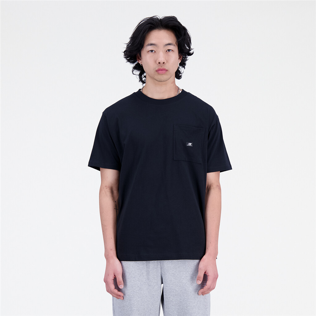 New Balance - Essentials Reimagined Pocket T-Shirt - black