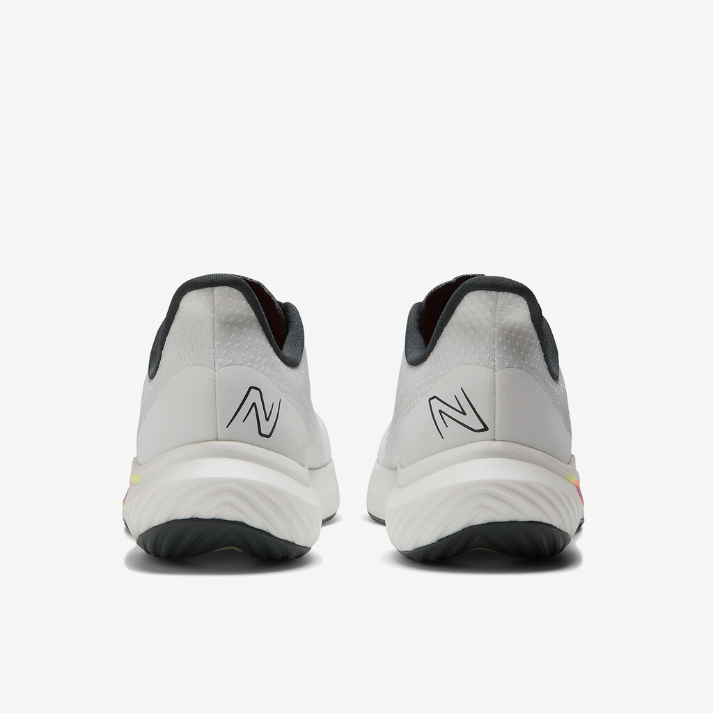 New Balance - MFCXCW3 Fuel Cell Rebel v3 - white